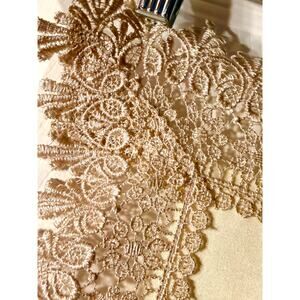 Rectangle doily with elegant edge lace trim handmade mint condition